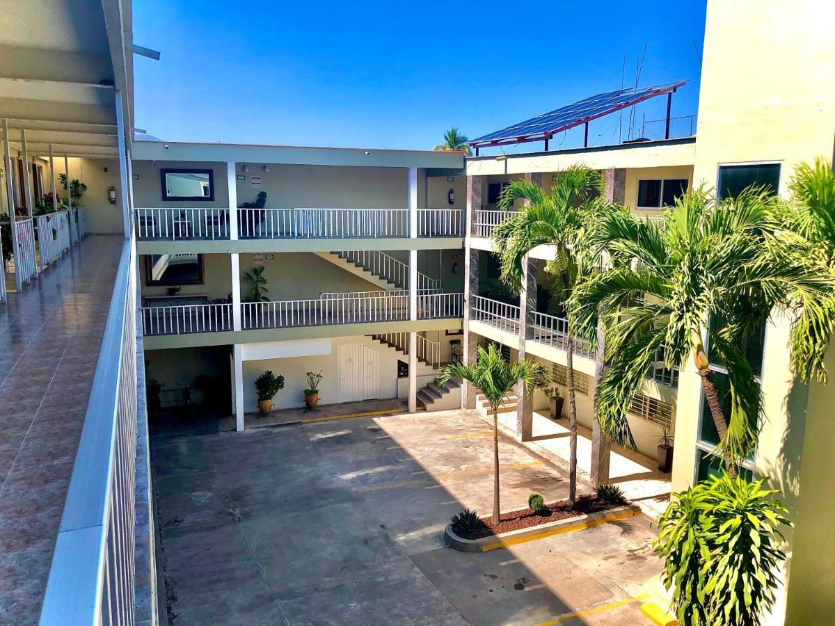 Hotel Del Camino Real El Grullo エクステリア 写真