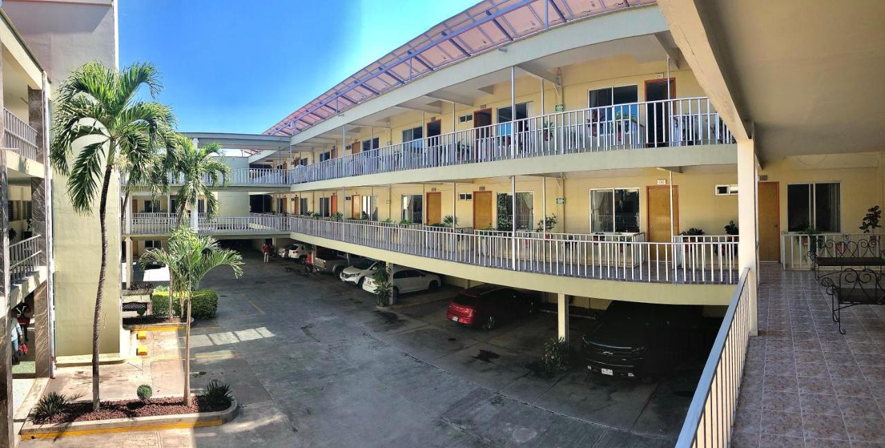 Hotel Del Camino Real El Grullo エクステリア 写真