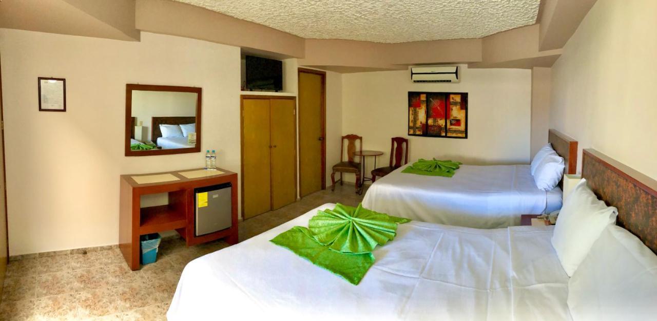 Hotel Del Camino Real El Grullo エクステリア 写真
